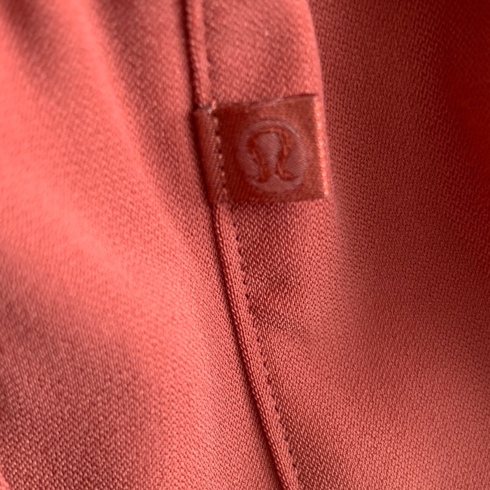 Lululemon short size 2 - Picture 5 of 8